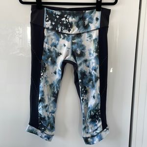 Black, white and blue LuLu tights 17” inseam.